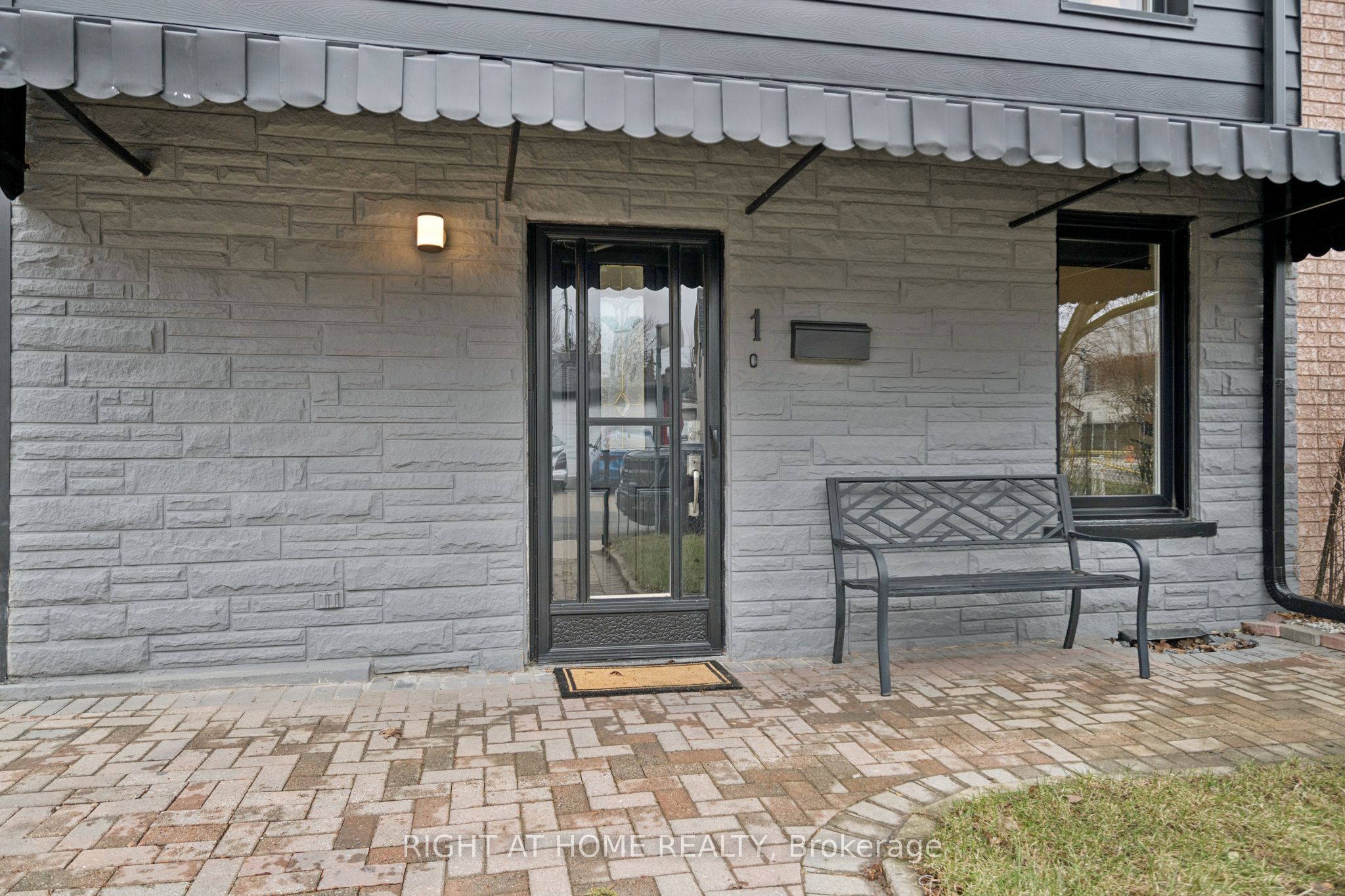 1 Auburn Avenue, Toronto, ON, M6H 2L6 photo 3