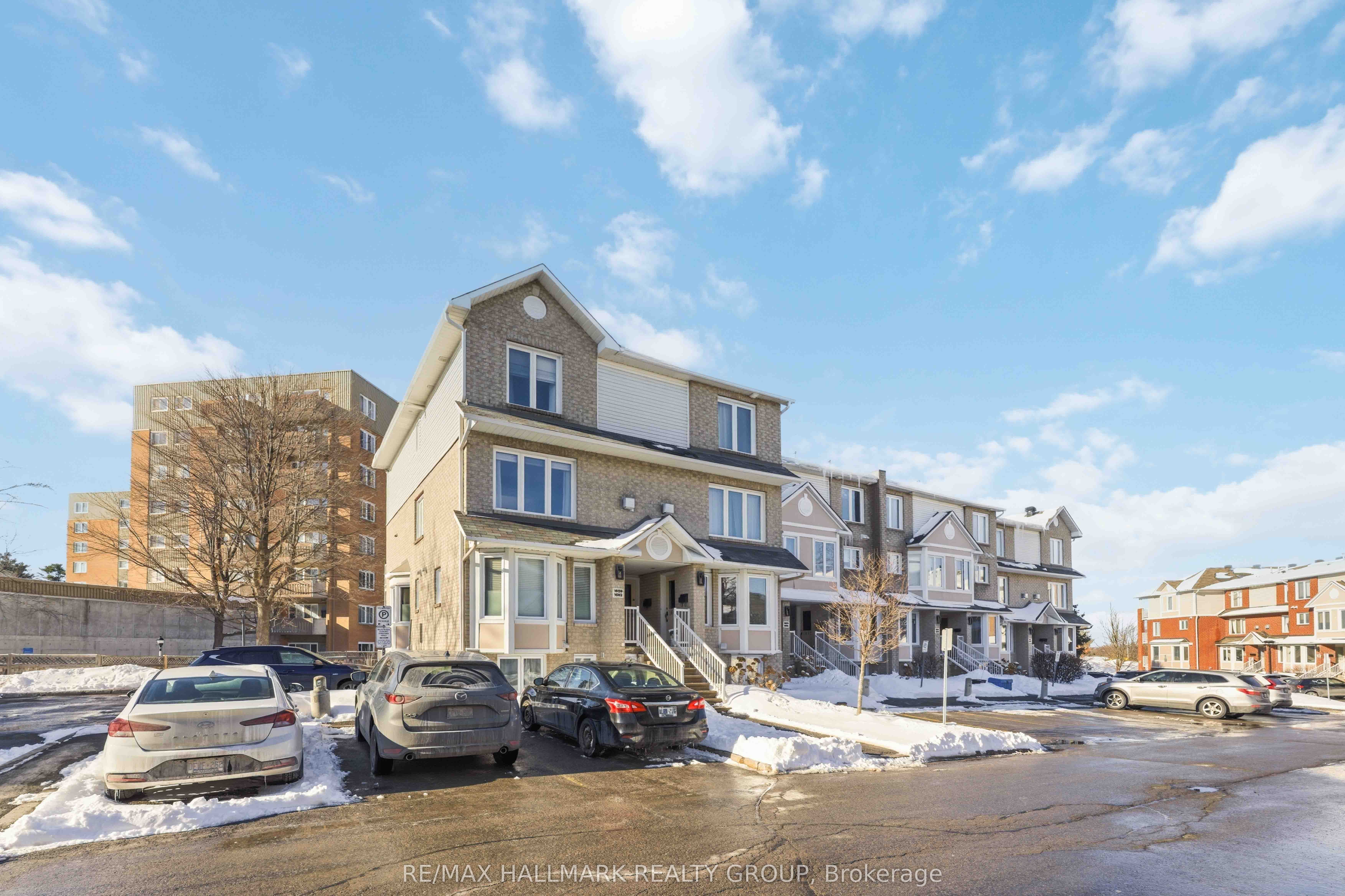 21-1660 Locksley Lane, Ottawa, ON, K1J 1B6