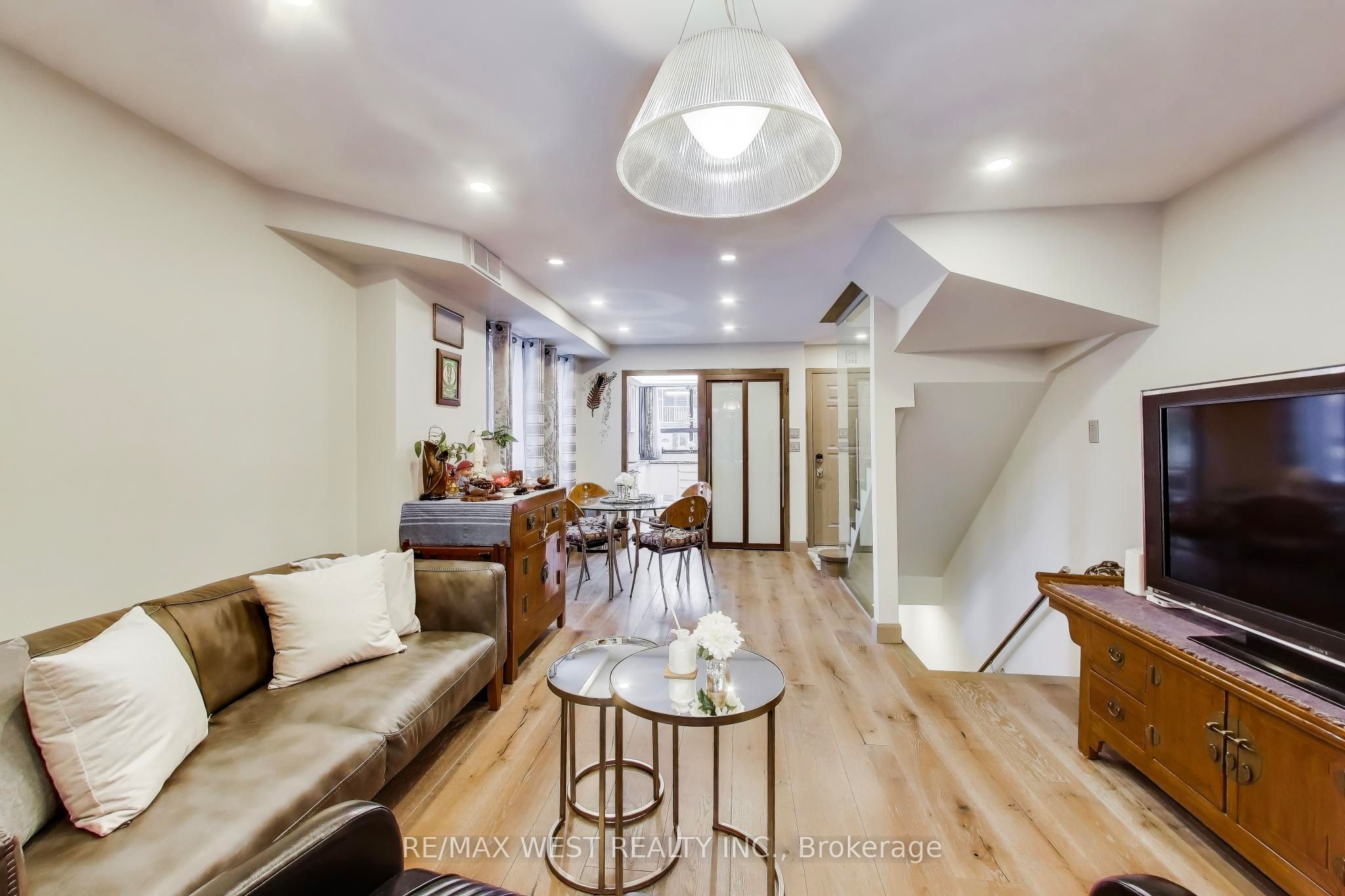 Additional image 5 of 21 Dundonald Street, Toronto, ON, M4Y 1K3