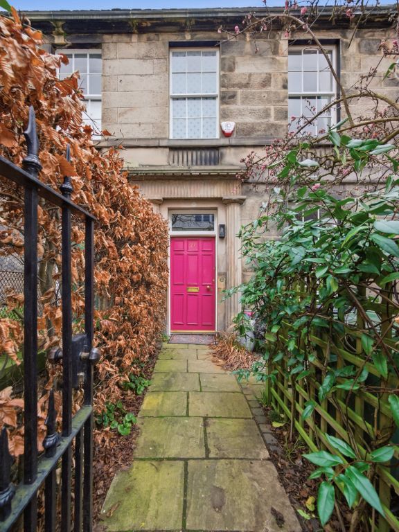 4 bed terraced house to rentDean Street, Edinburgh, Midlothian EH4
