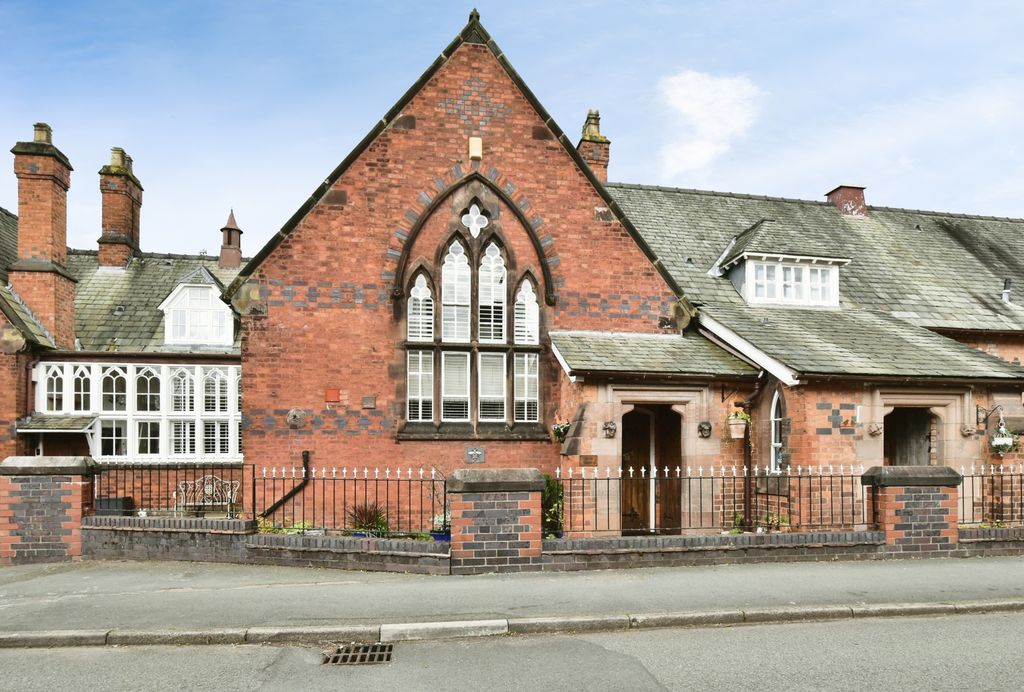 4 bed mews for saleHartford Road, Davenham, Northwich CW9