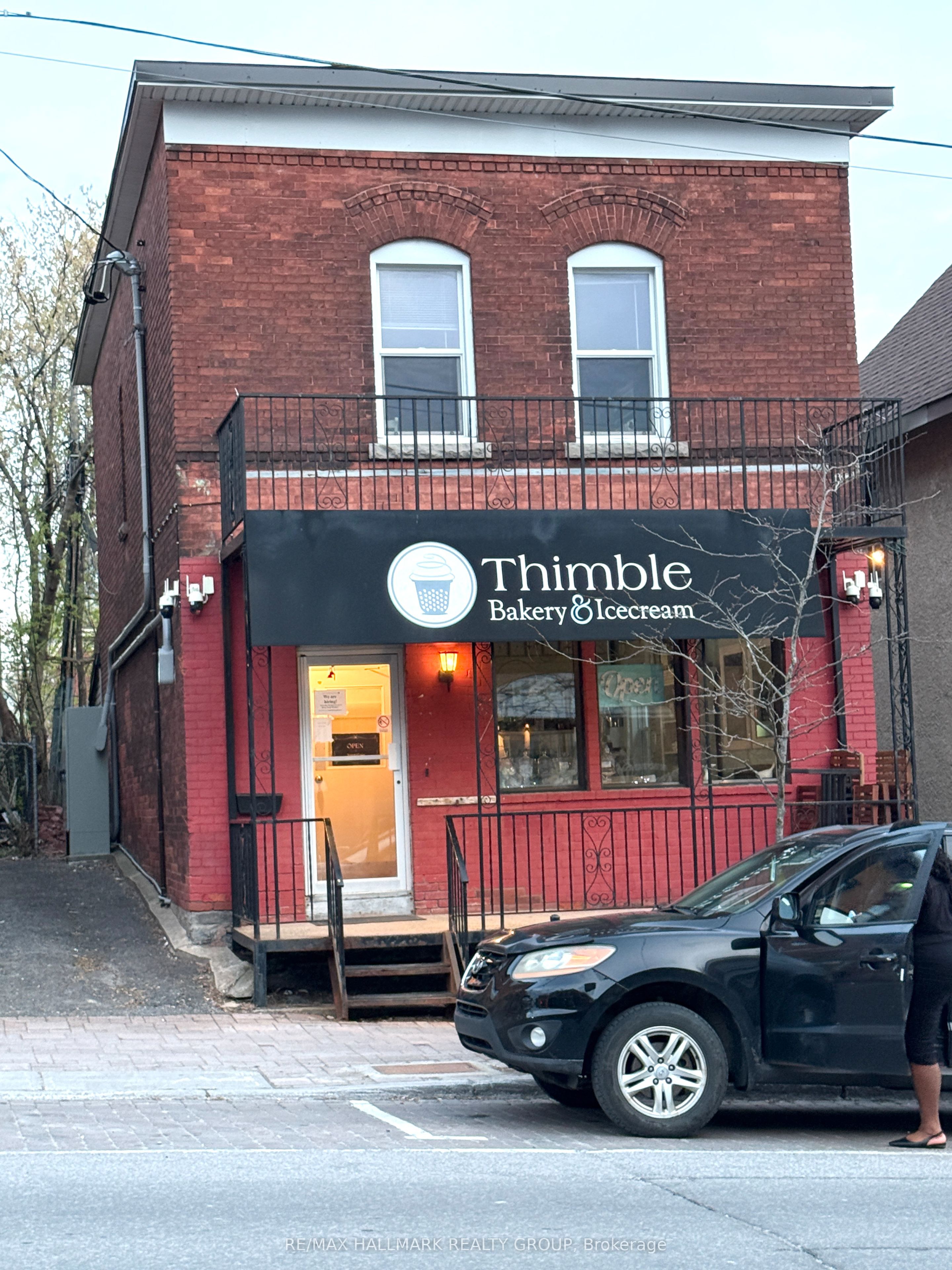 2-870 Somerset Street W, Ottawa, ON, K1R 6R7