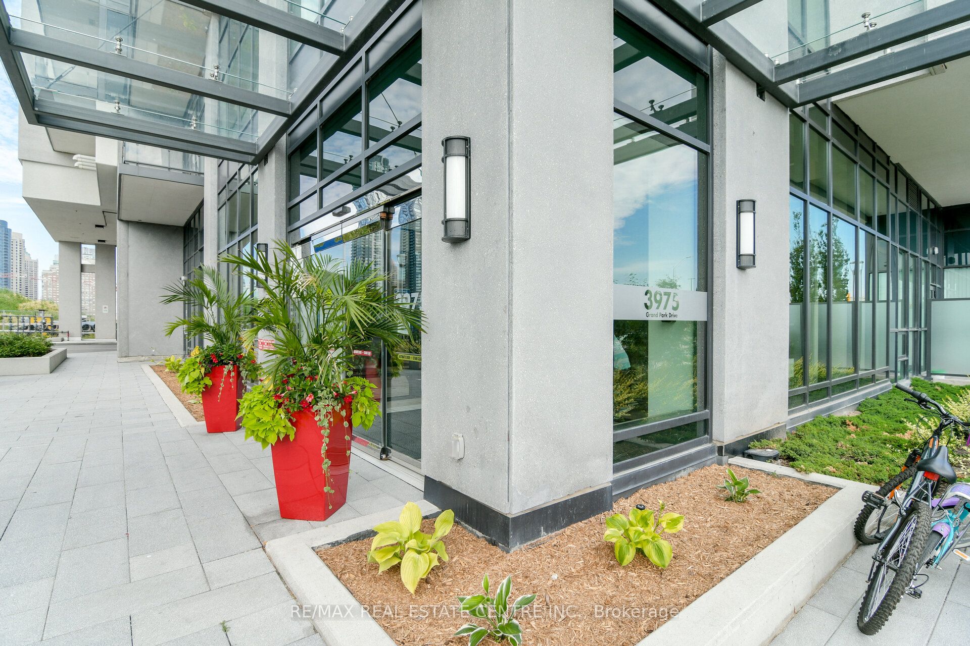 Additional image 3 of 2910-3975 Grand Park Drive, Mississauga, ON, L5B 0K4