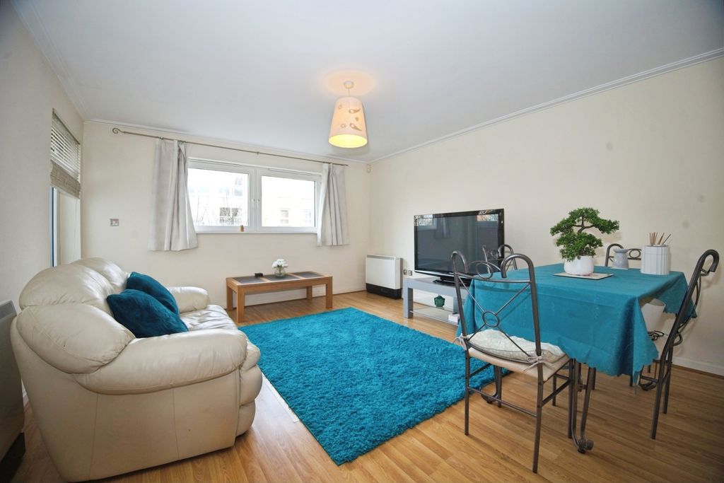 3 bed flat for saleJudkin Court, Heol Tredwen, Cardiff CF10