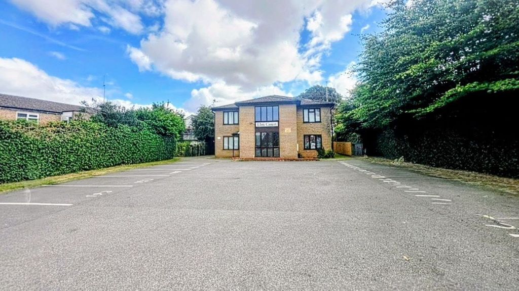 1 bed flat for saleElm Court, Ashcroft Road, Luton LU2