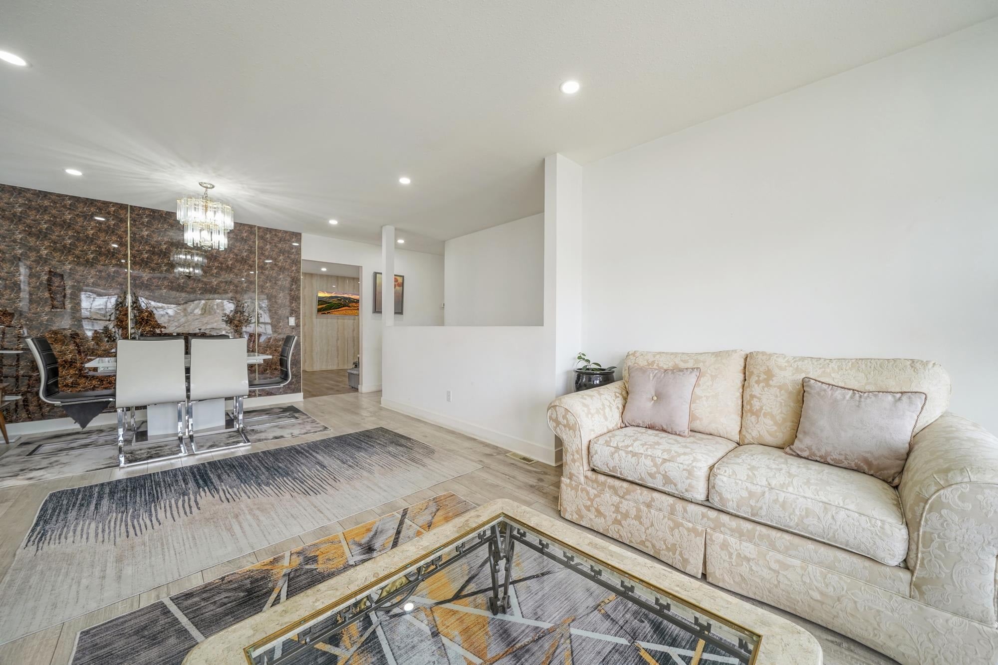 11866 98 Avenue, Surrey, BC, V3V 2J4