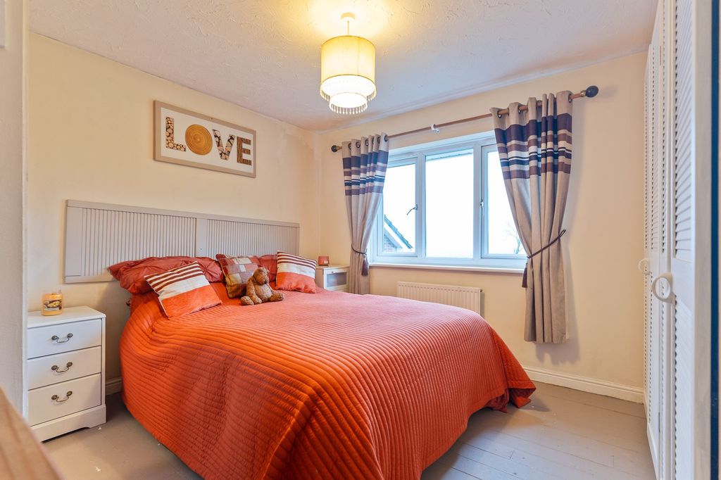 Additional image 3 of 4 bed detached house for saleButtercup Court, Ty Canol NP44