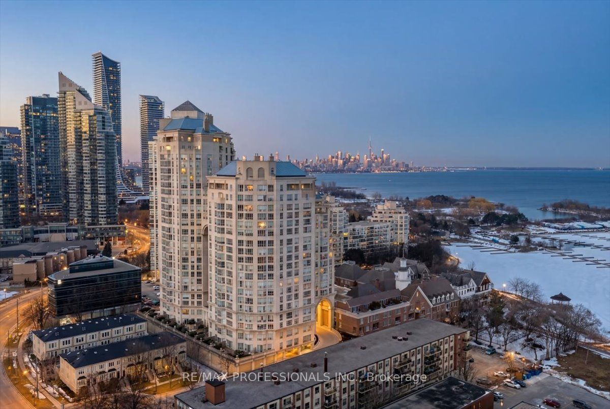 TH143-2289 Lake Shore Boulevard W, Toronto, ON, M8V 3Y2