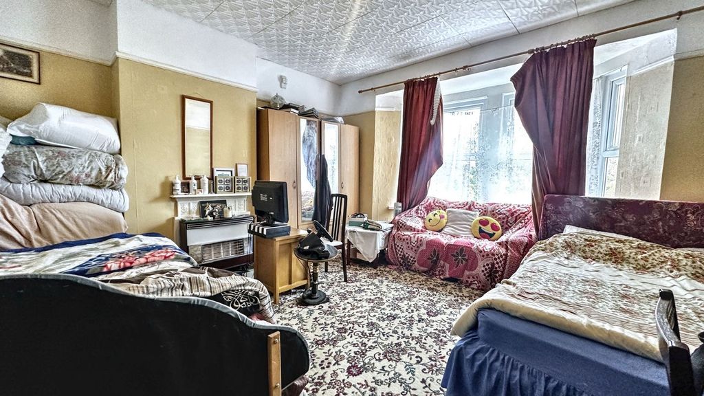 Additional image 4 of 5 bed property for saleCorporation Road, Newport NP19