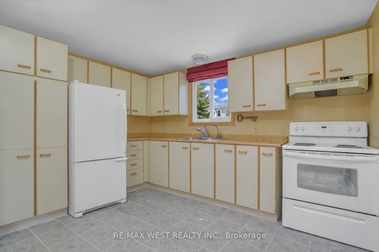 Additional image 5 of 18 Maple Leaf Terrace, Innisfil, ON, L0L 1L0