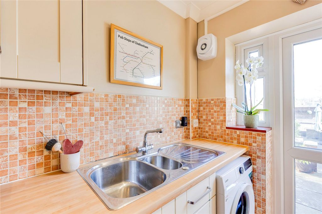 Additional image 10 of 3 bed terraced house for saleSummerfield Avenue, Heath, Cardiff CF14