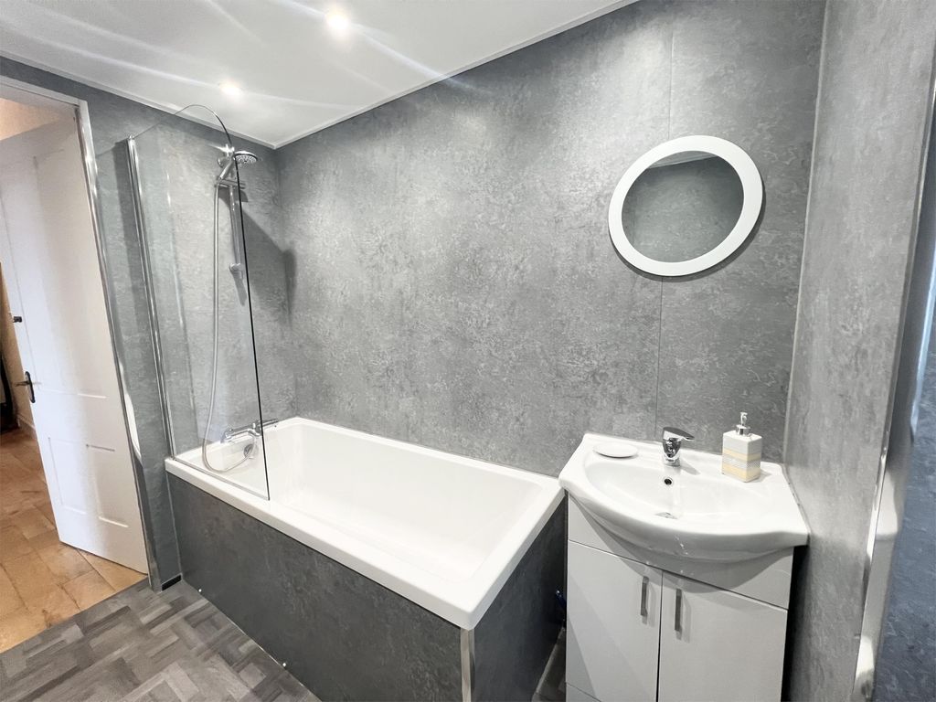 Additional image 16 of 2 bed flat for saleFlat 2, 6 Stanley Road, Saltcoats KA21