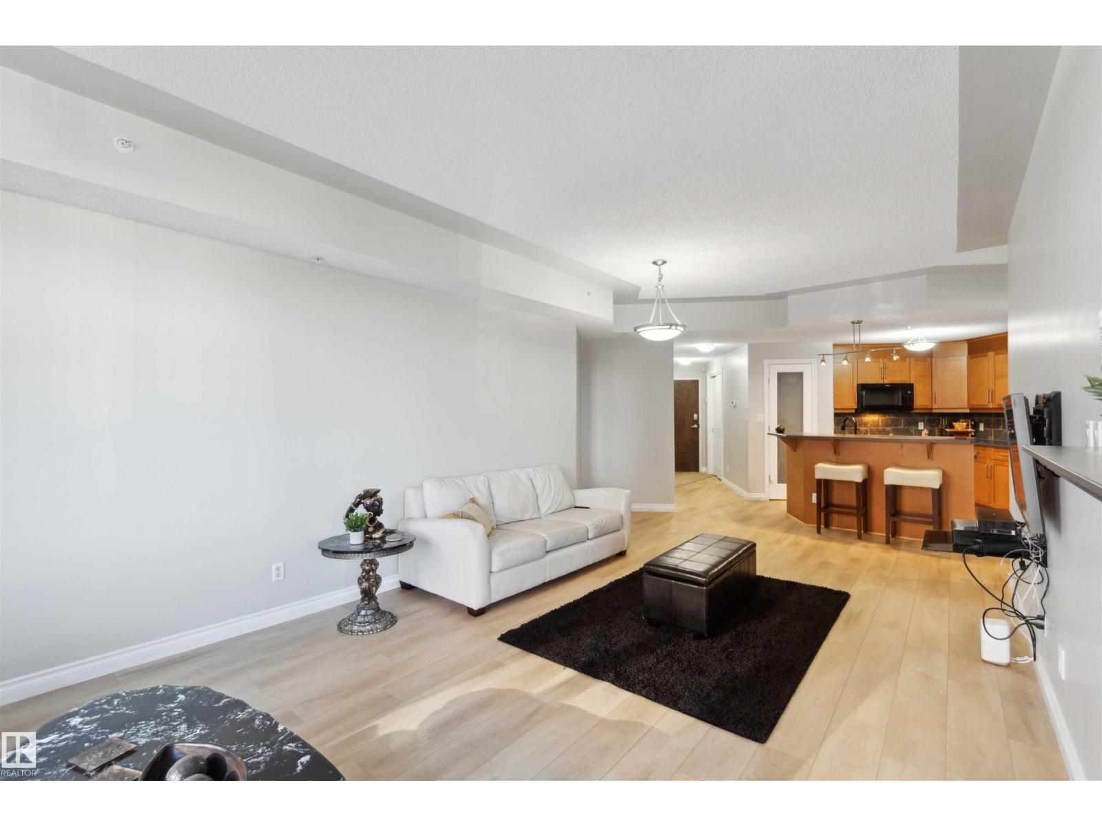 402-9020 Jasper Avenue NW, Edmonton, AB, T5H3S8