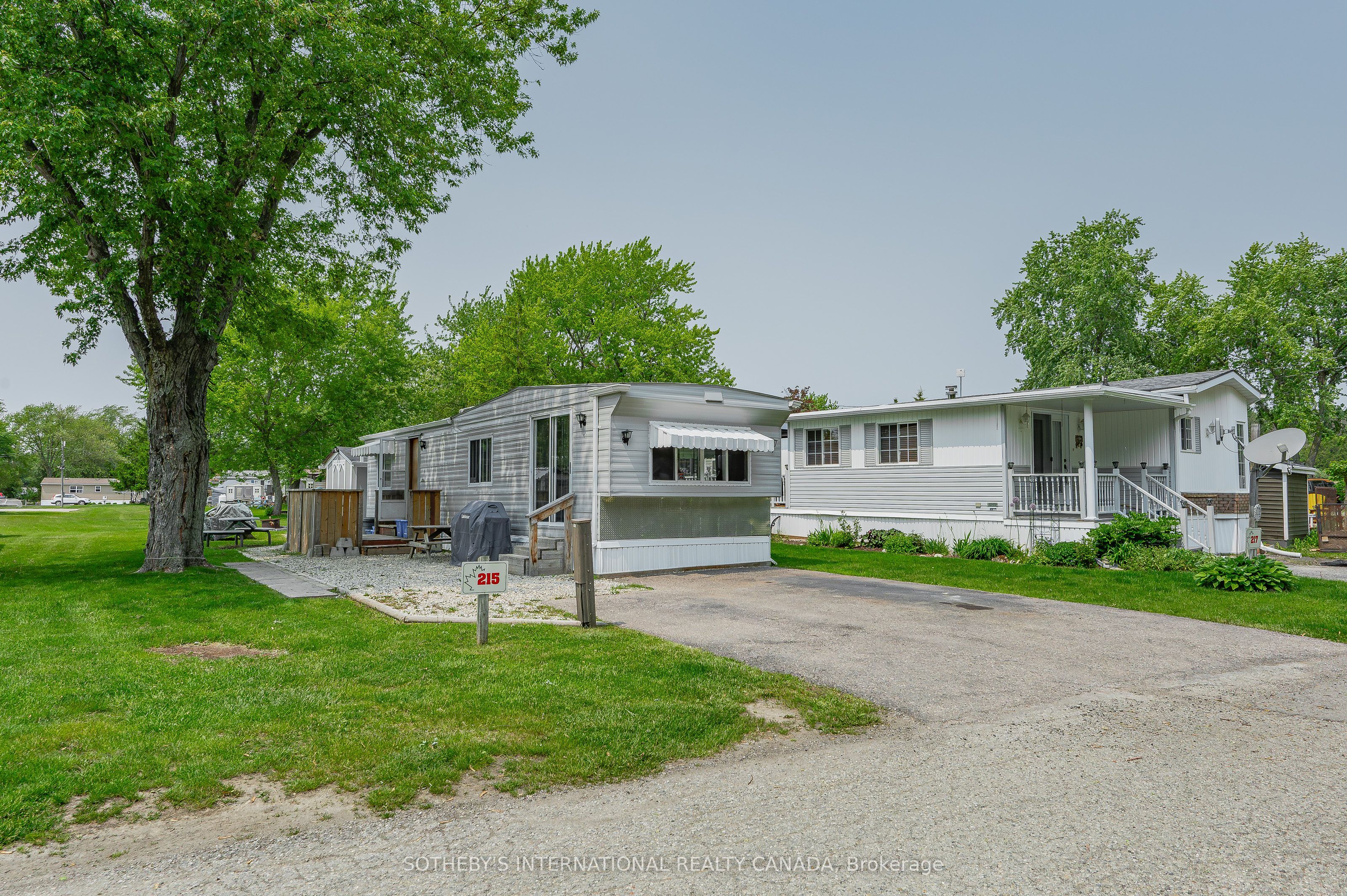 215-580 Beaver Creek Road, Waterloo, ON, N2J 3Z4