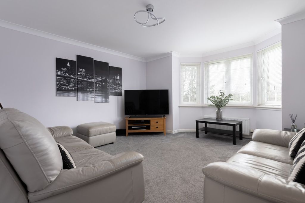 2 bed flat for saleMccormack Place, Larbert FK5 photo 2