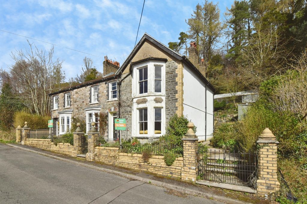 4 bed semi-detached house for saleThe Rhyd, Tredegar NP22