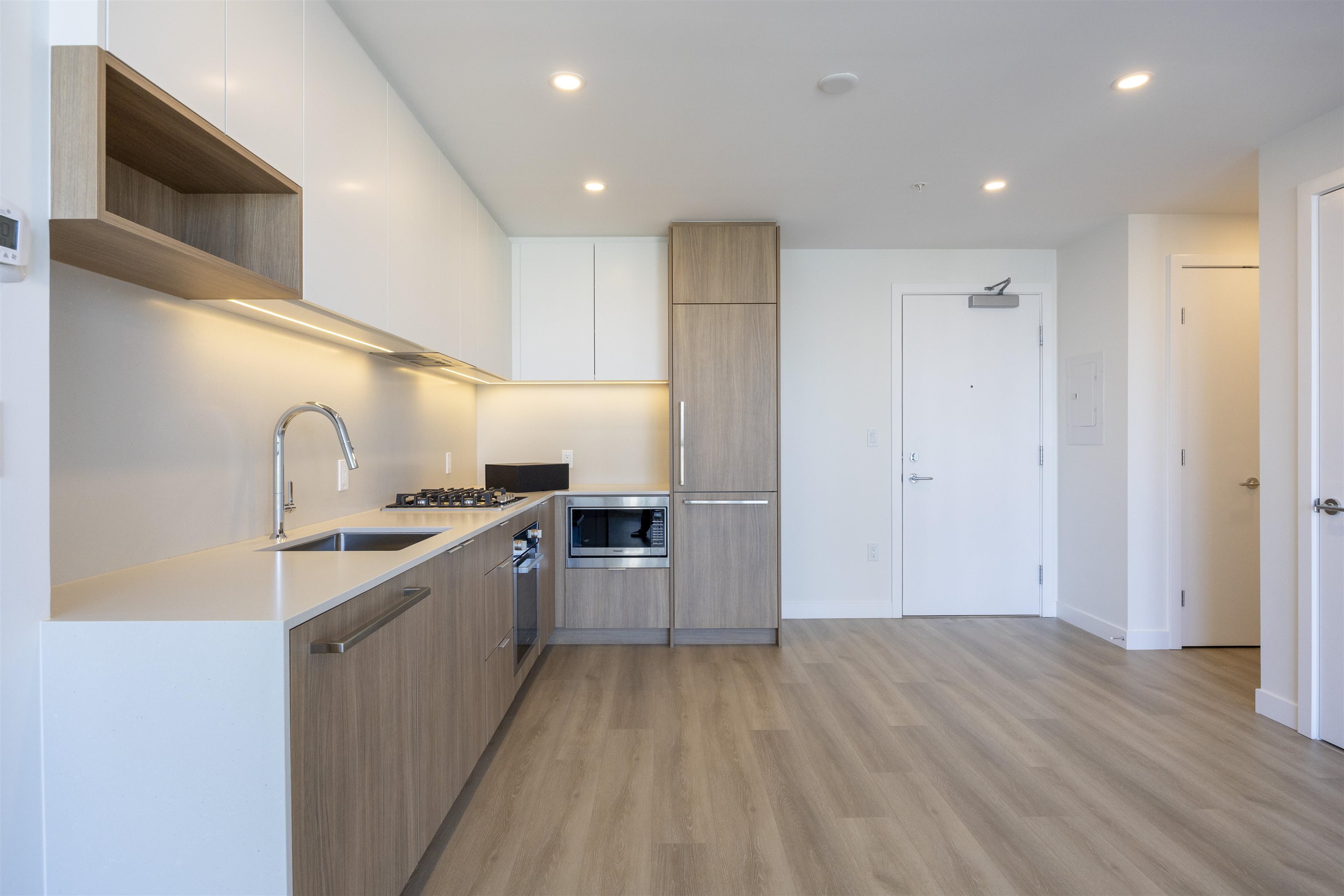Additional image 5 of 2702-6087 Wilson Avenue, Burnaby, BC, V5H 0M1