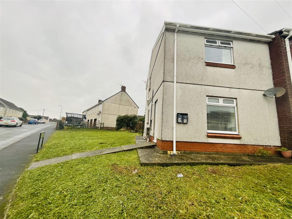 2 bed flat for saleSandfield Road, Burry Port SA16