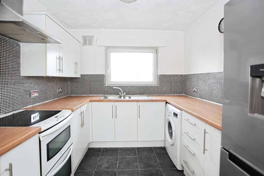 Additional image 5 of 2 bed flat for saleTrewartha Court, Whitchurch, Cardiff CF14