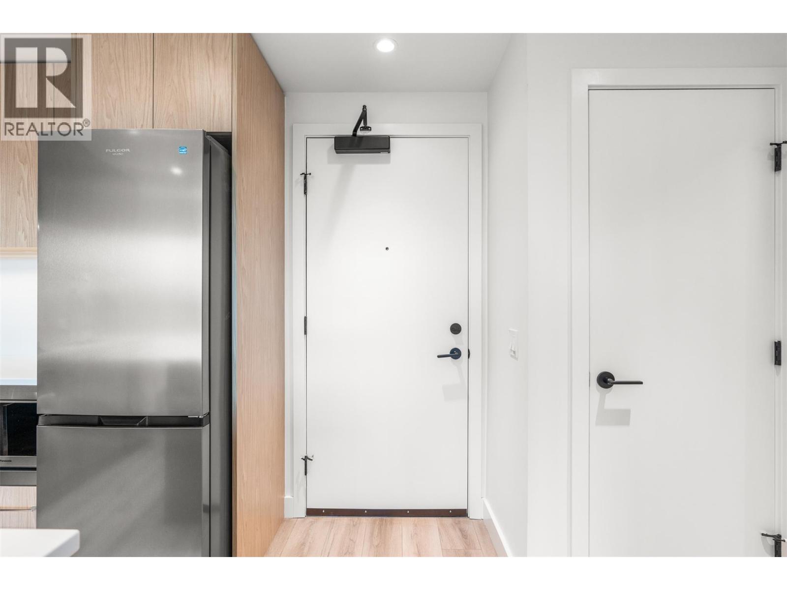 Additional image 6 of 508-3051 Abbott Street, Kelowna, BC, V1Y1G9