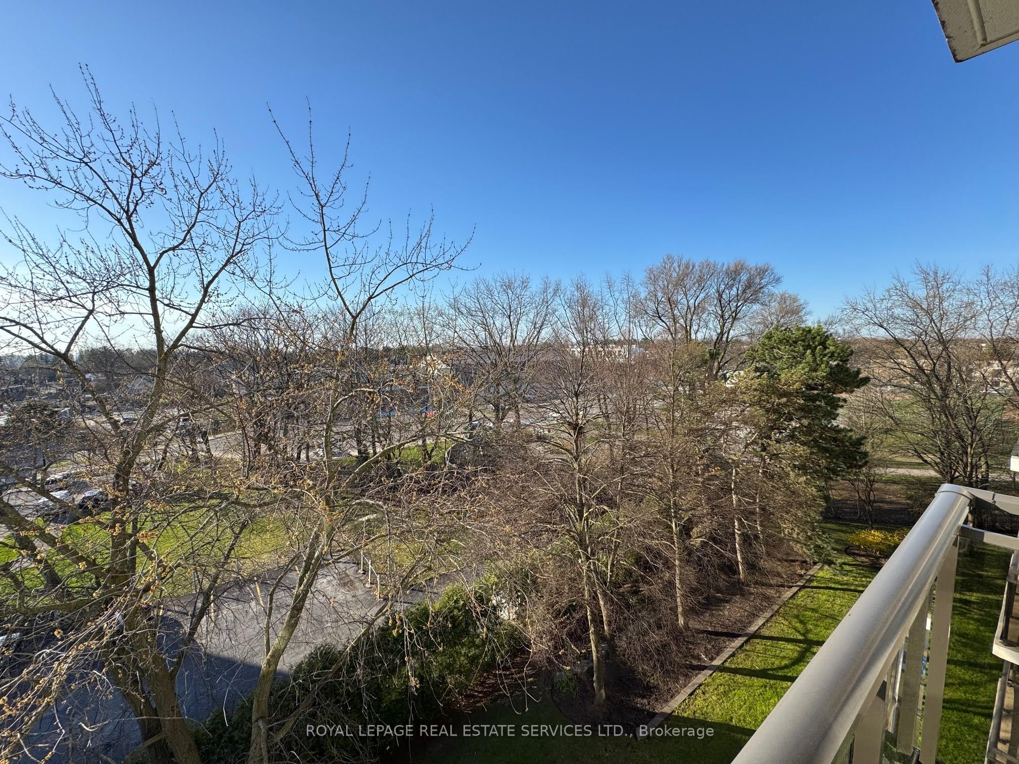 601-212 Kerr Street, Oakville, ON, L6K 3B1