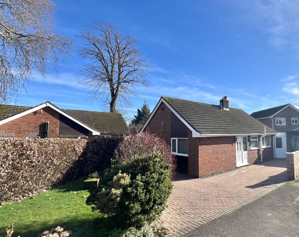 2 bed bungalow for saleModernised, Spacious Bungalow, 7 Gwentlands Close, Chepstow NP16