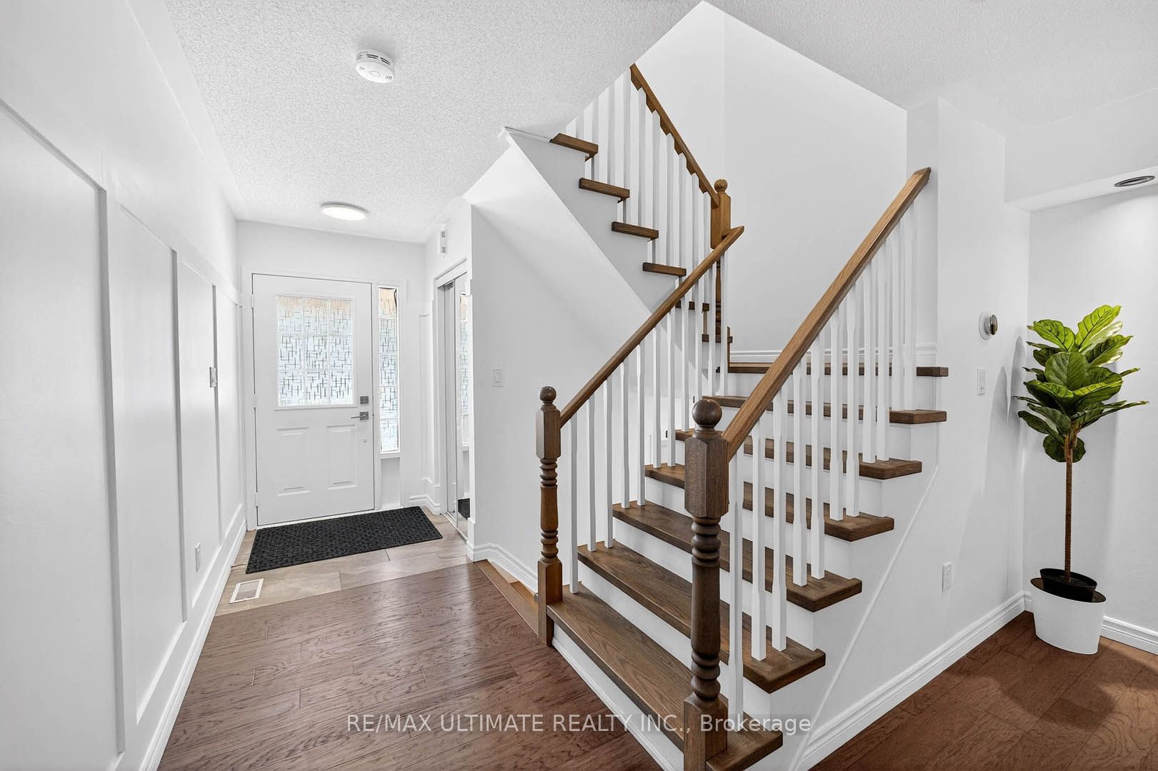 Additional image 2 of 2441 Baintree Crescent, Oakville, ON, L6M 4W9