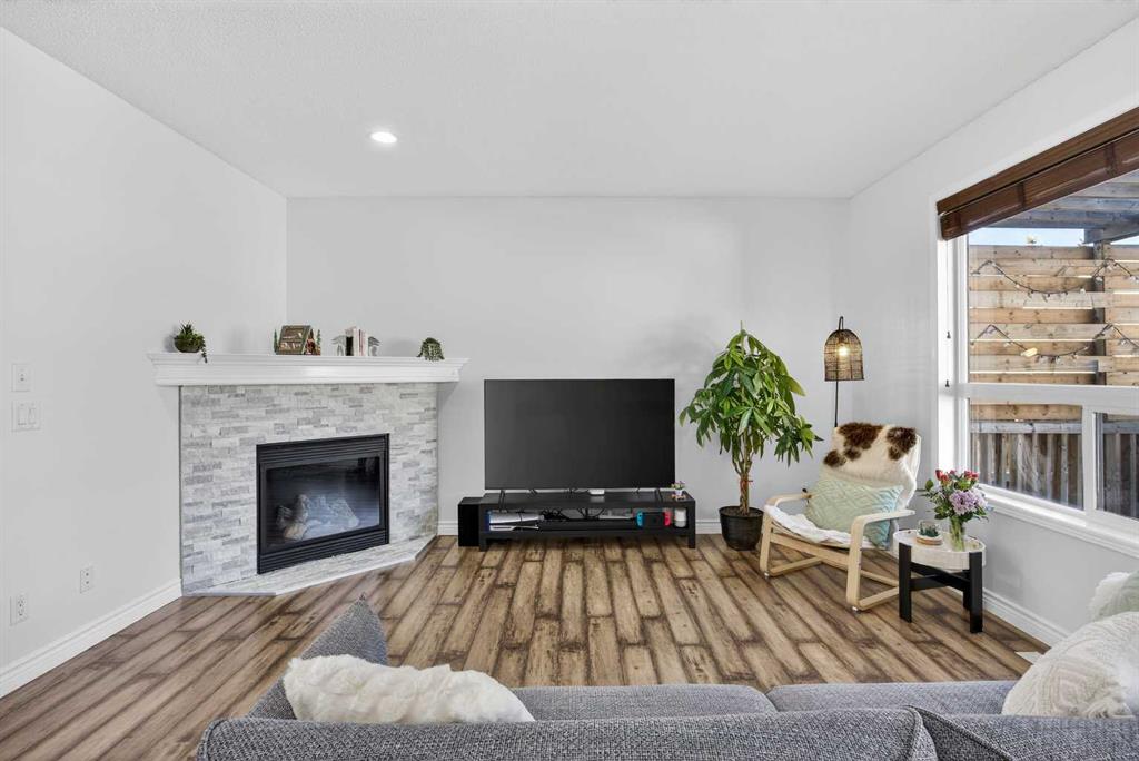 Additional image 6 of 340 Prestwick Terrace SE, Calgary, AB, T2Z 0H4