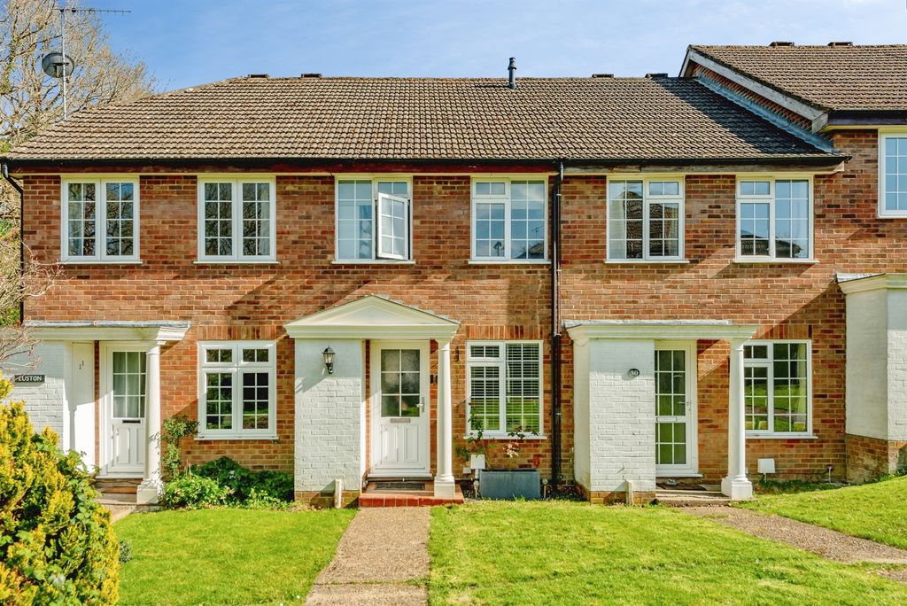 2 bed terraced house for saleThe Glades, East Grinstead RH19