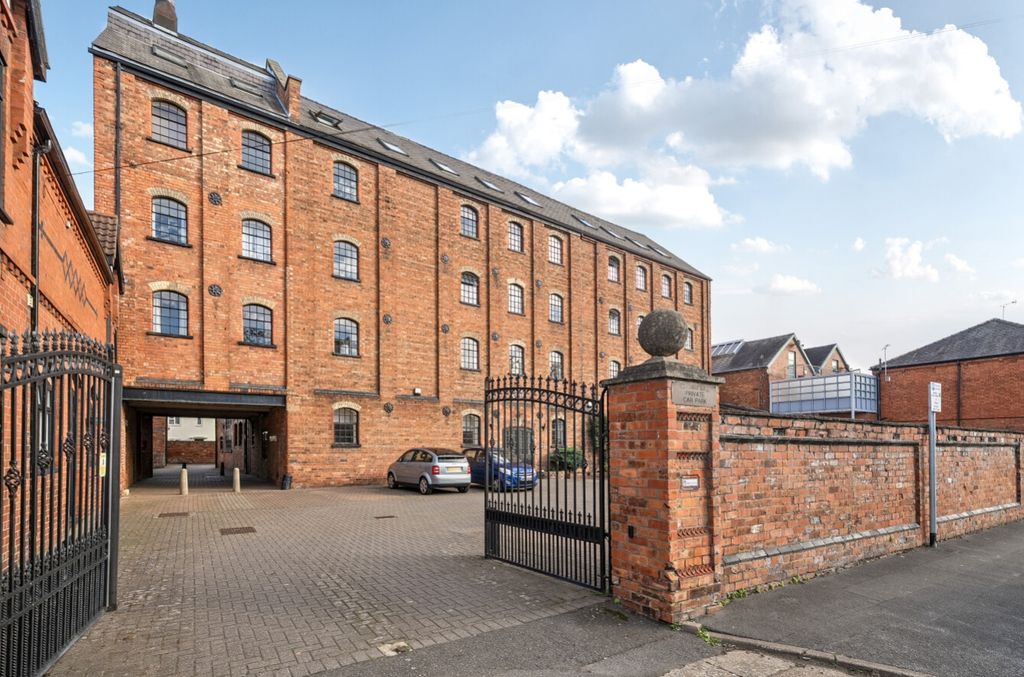 2 bed flat for saleCrown Mill Vernon Street, Lincoln, Lincolnshire LN5