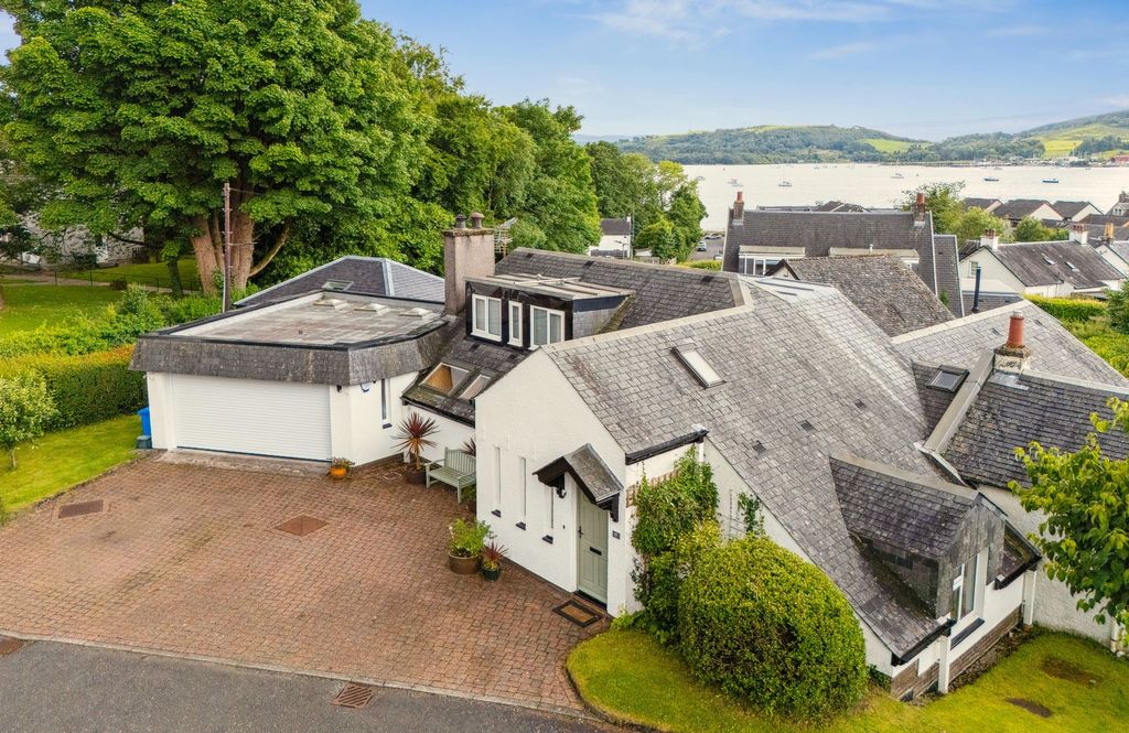3 bed link detached house for sale17 Inchgower Grove, Rhu, Helensburgh G84