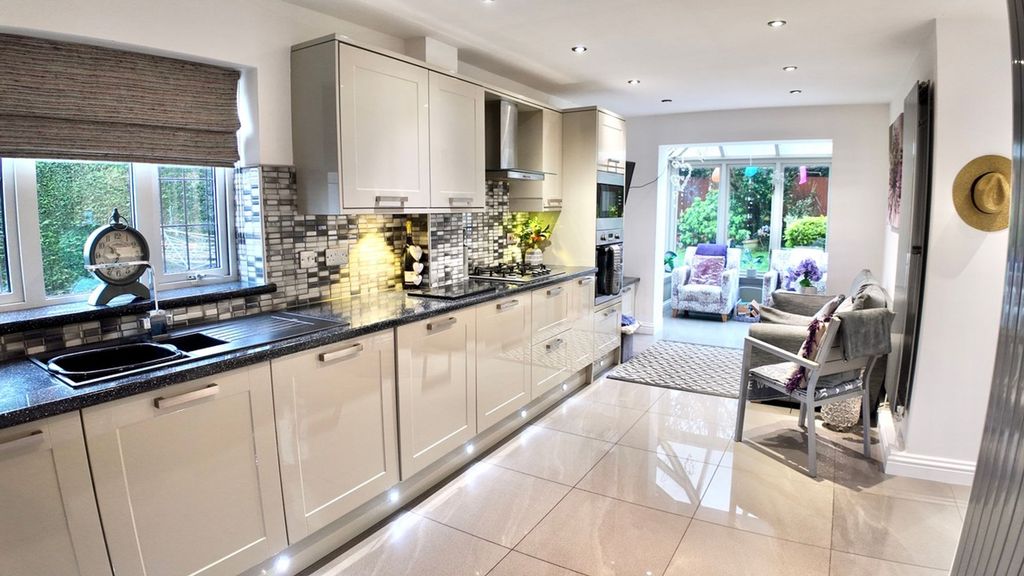 Additional image 2 of 4 bed detached house for saleBeaumaris Way, Grove Park NP12