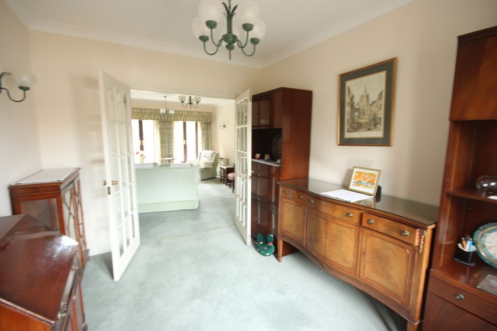 2 bed flat for saleLa Route Des Genets, St Brelade JE3 photo 5