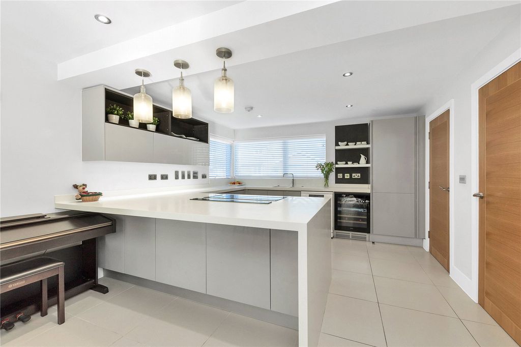 Additional image 5 of 5 bed detached house for saleWater Street, Cambridge, Cambridgeshire CB4