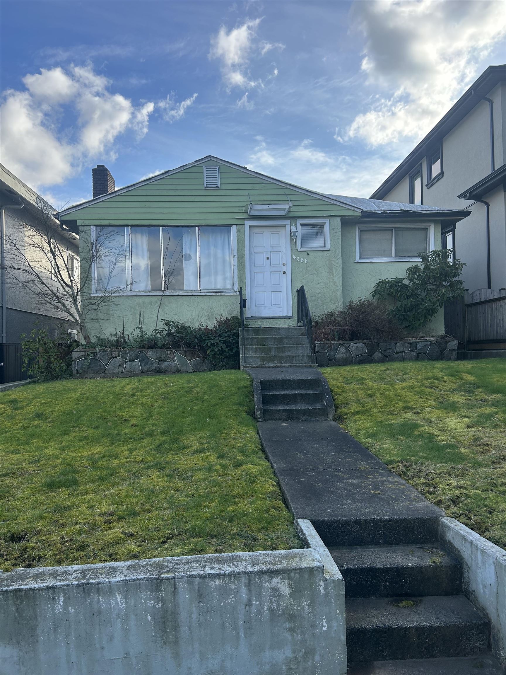 4386 Oxford Street, Burnaby, BC, V5C 1E4