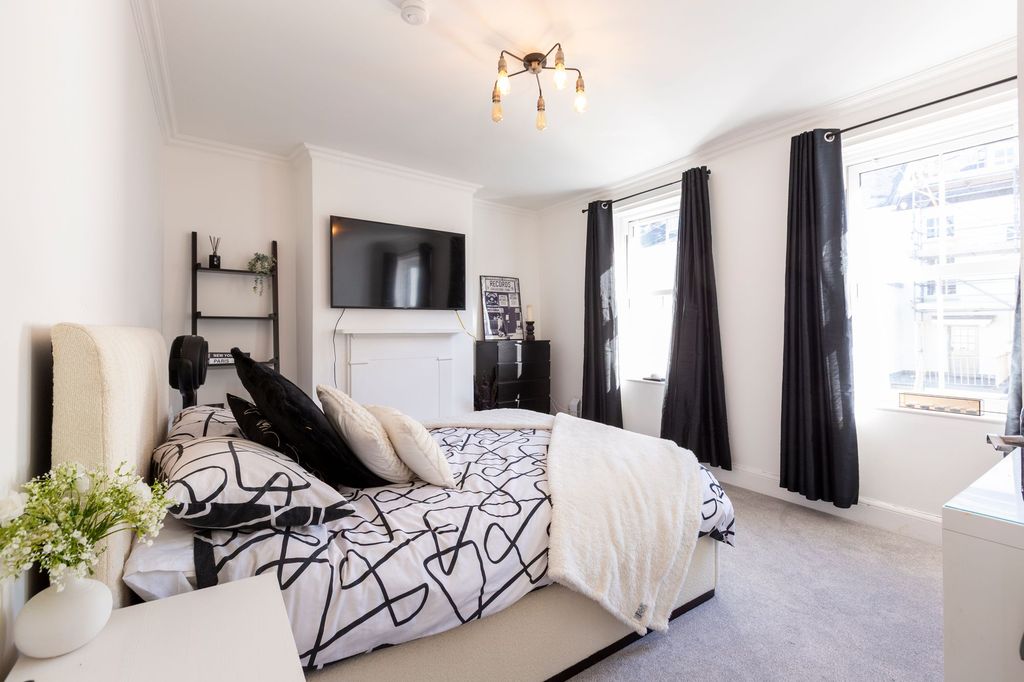 Additional image 3 of 2 bed flat for sale2B, 75 New Street, St Helier JE2