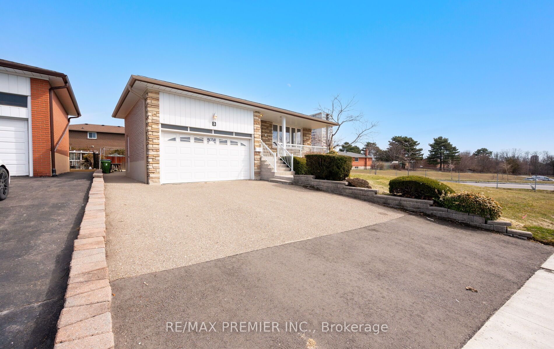 3 Mayberry Road, Toronto photo 2