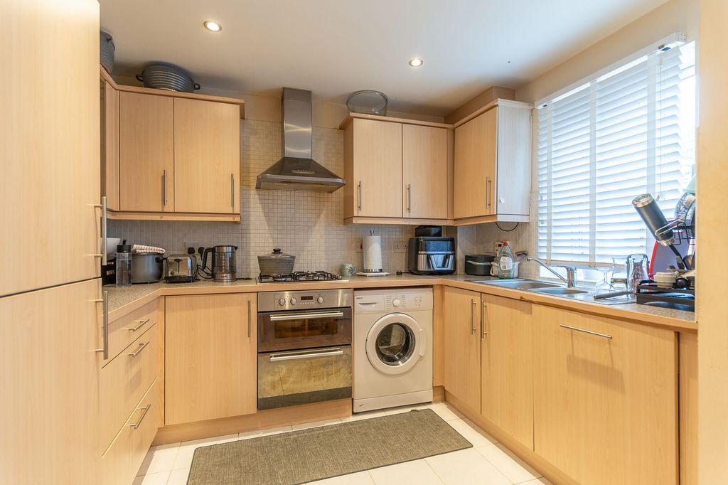Additional image 2 of 2 bed flat for saleLlanidloes Mews, Newport NP10