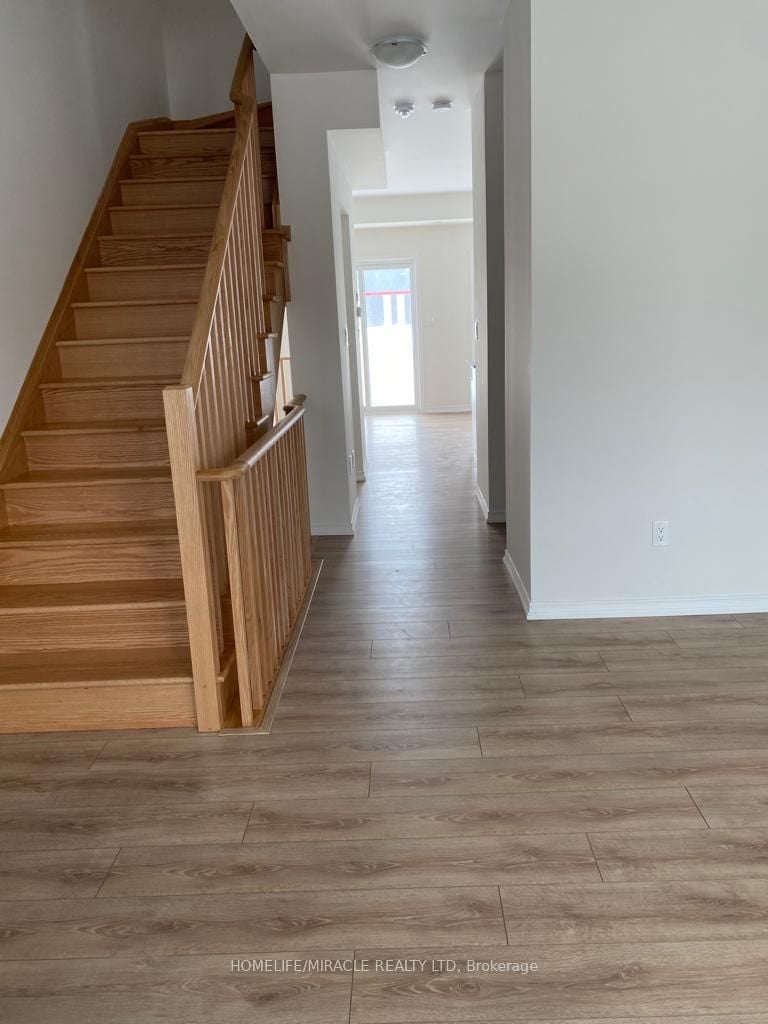 225 Danzatore Path, Oshawa, ON, L1L 0P9 photo 2
