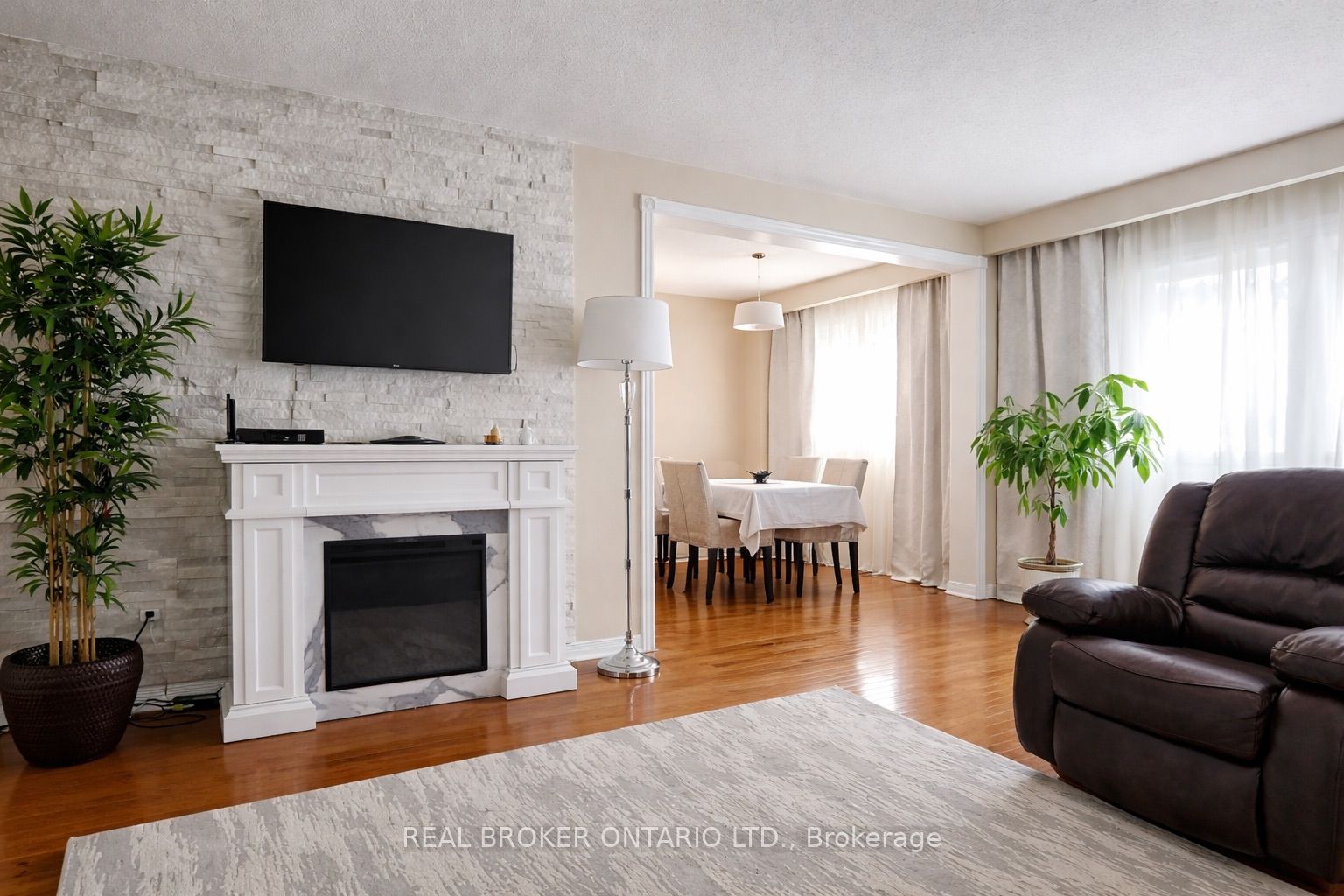 Additional image 2 of Main-3474 Galena Crescent, Mississauga, ON, L5A 3L8
