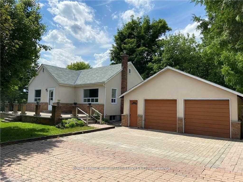 235 Lakeshore Road W, Oakville, ON, L6K 1E9