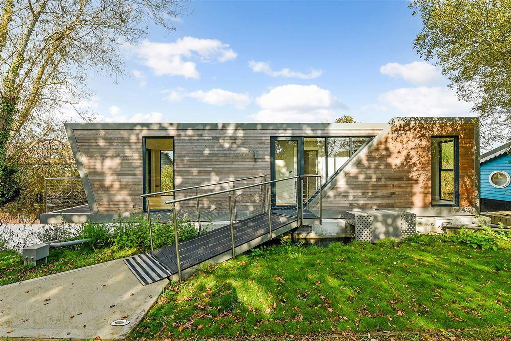 Additional image 20 of 2 bed houseboat for saleHouseboat Plot 16, Chichester Marina, Birdham, Chichester PO20