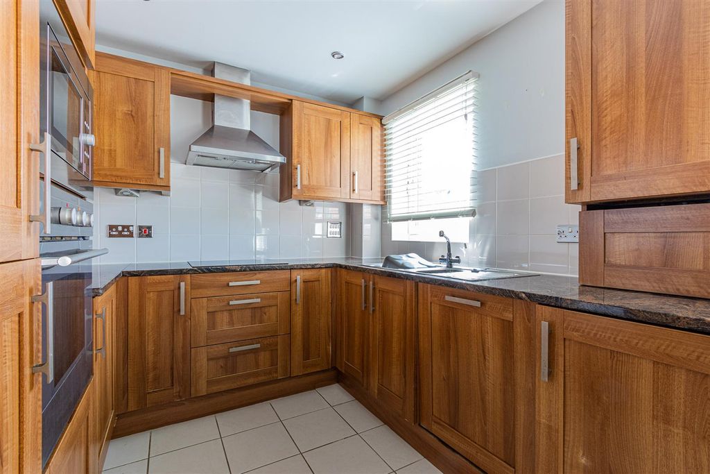 Additional image 3 of 2 bed flat for saleHeathwood Road, Heath CF14