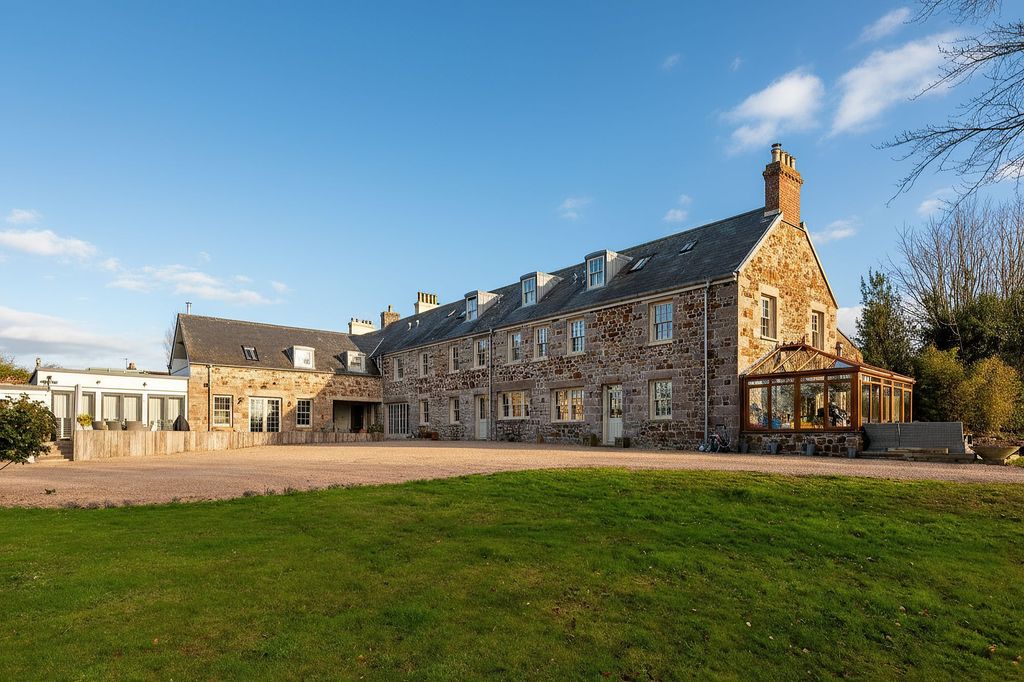 7 bed semi-detached house for saleParkfield House, St Saviour JE2