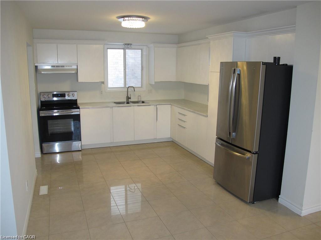 Additional image 4 of Main-3 Lancer Court, Hamilton, ON, L9B 2B1