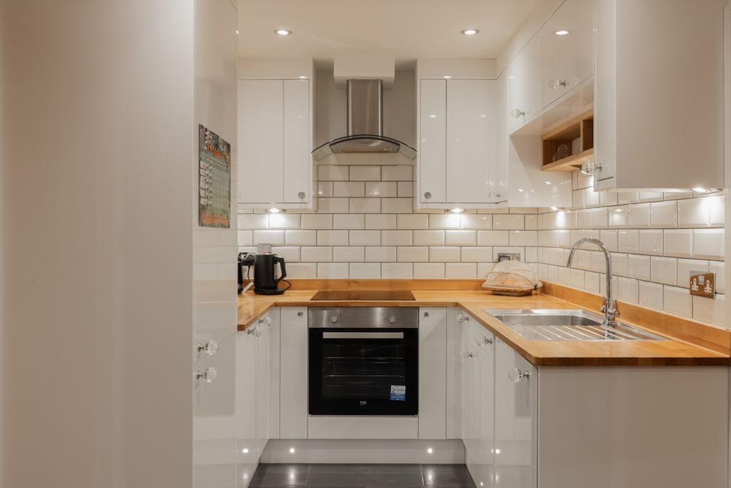 Additional image 10 of 3 bed flat for sale8 Clarendon Road, St. Helier, Jersey JE2