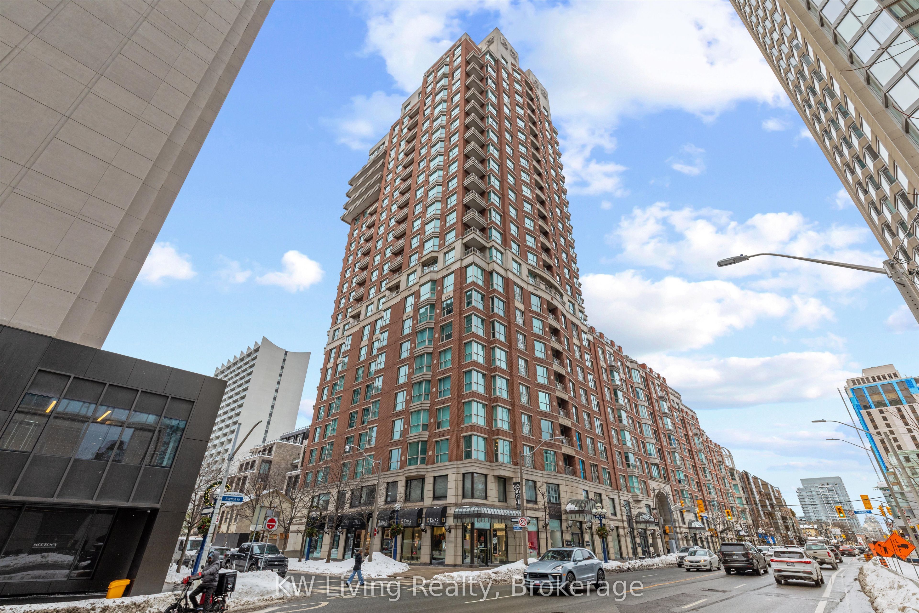 1-2-38 Avenue Road, Toronto, ON, M5R 2G2
