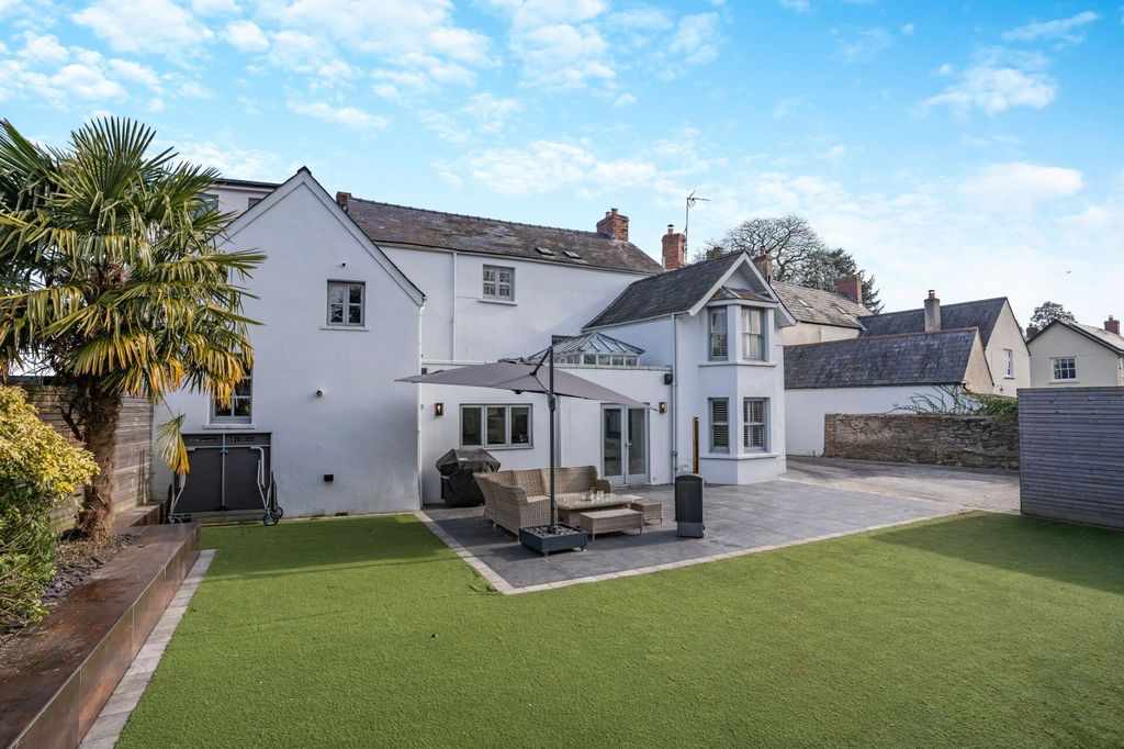 5 bed end terrace house for salePriory Street, Usk NP15