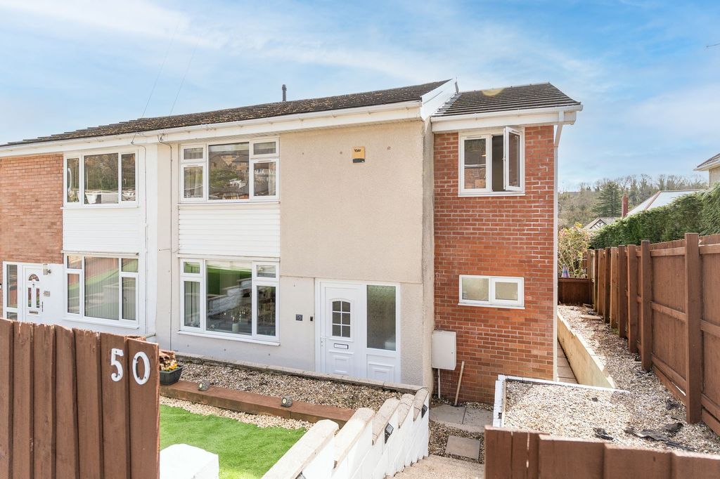4 bed semi-detached house for saleGlanwern Avenue, Newport NP19