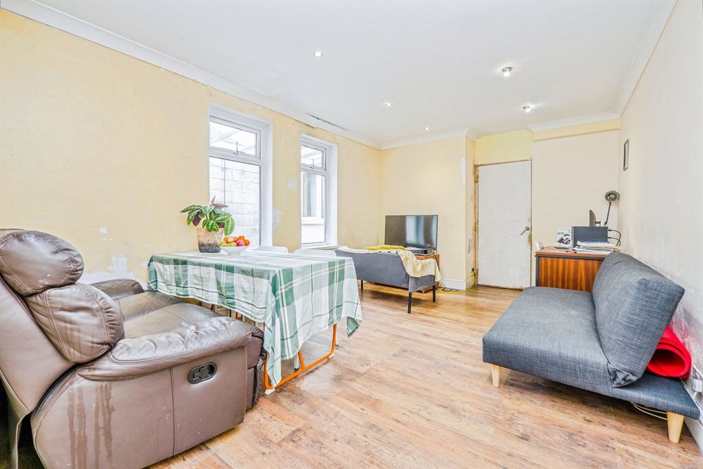 Additional image 2 of 2 bed flat for saleClaude Place, Roath, Cardiff CF24